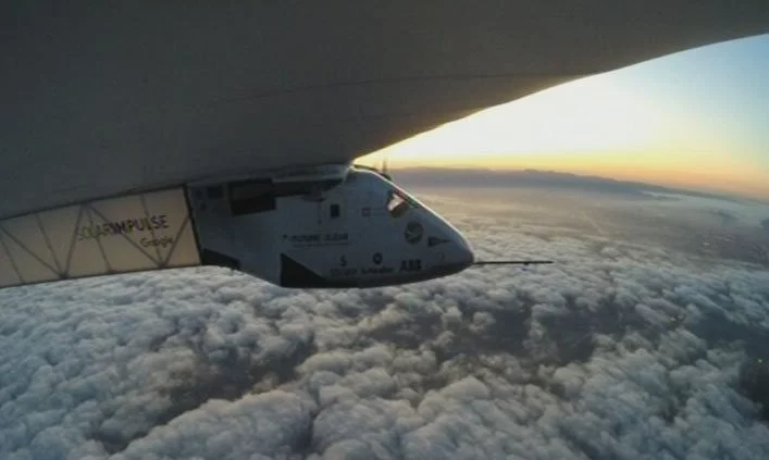 Solar Impulse 2 flying over the continental United States