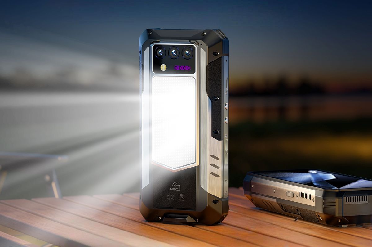 The integrated light shines at 1,200 lumens