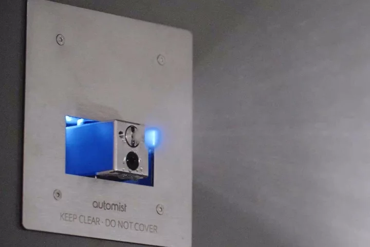 The Automist wall unit delivers a fire-extinguishing water mist at a rate of 5.6 liters (1.5 US gal) per minute