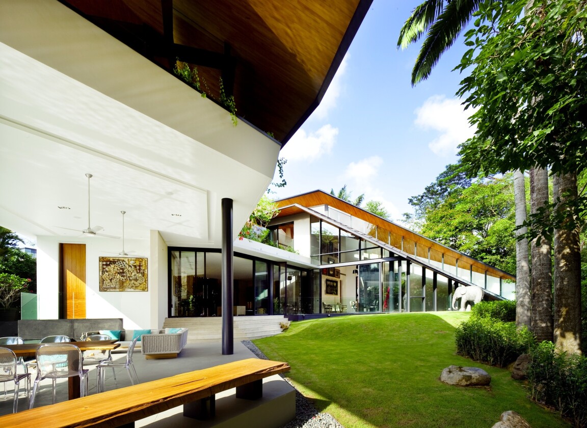 The house is built upon a triangular plot (Photo: Patrick Bingham-Hall)