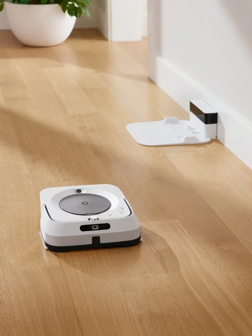 iRobot has refreshed its line of cleaning robots, adding a new mopping machine to the mix along with an updated vacuum
