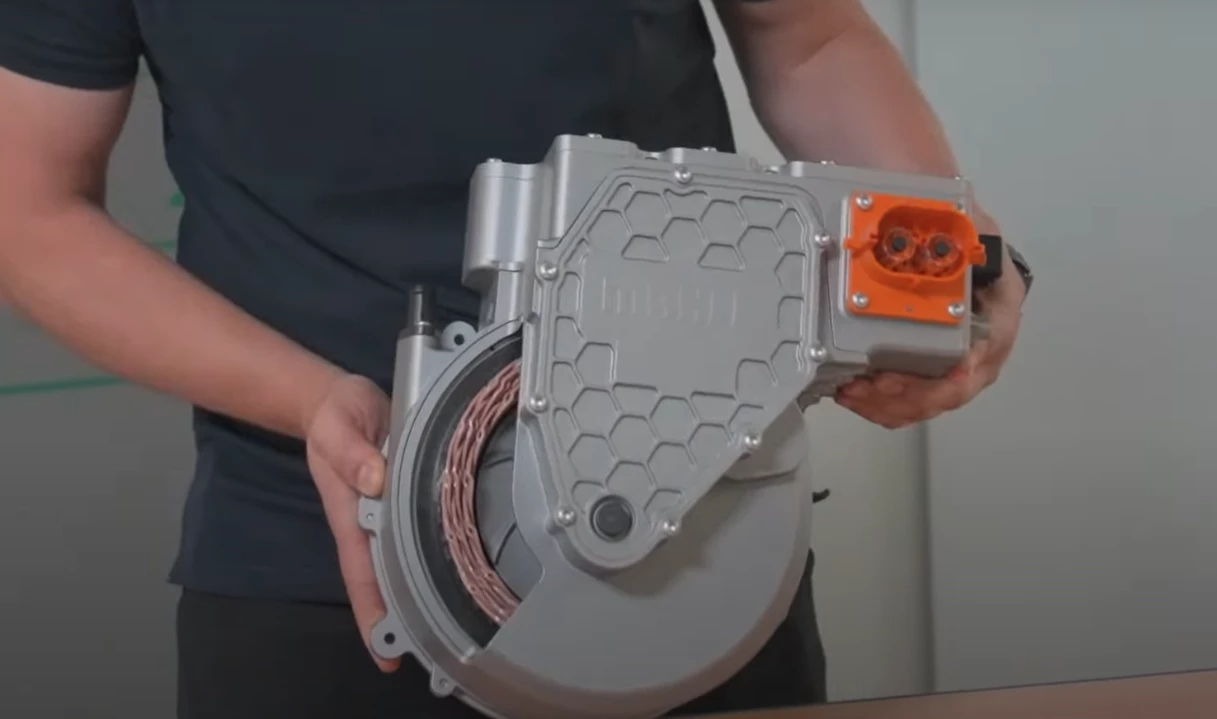 Pairing a compact, power-dense biofuel-capable engine with a high-efficiency generator, Mahle's range extender unit aims to boost range on the next generation of electric vehicles ... if the EU will allow it