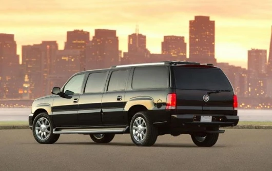 Similar to the DTS limousine, the Escalade ESVe has a high-tech electronics system that would satisfy audio and video aficionados. The Escalade ESVe also has an embedded satellite TV system that offers more than 125 channels of live programming and CD-qua