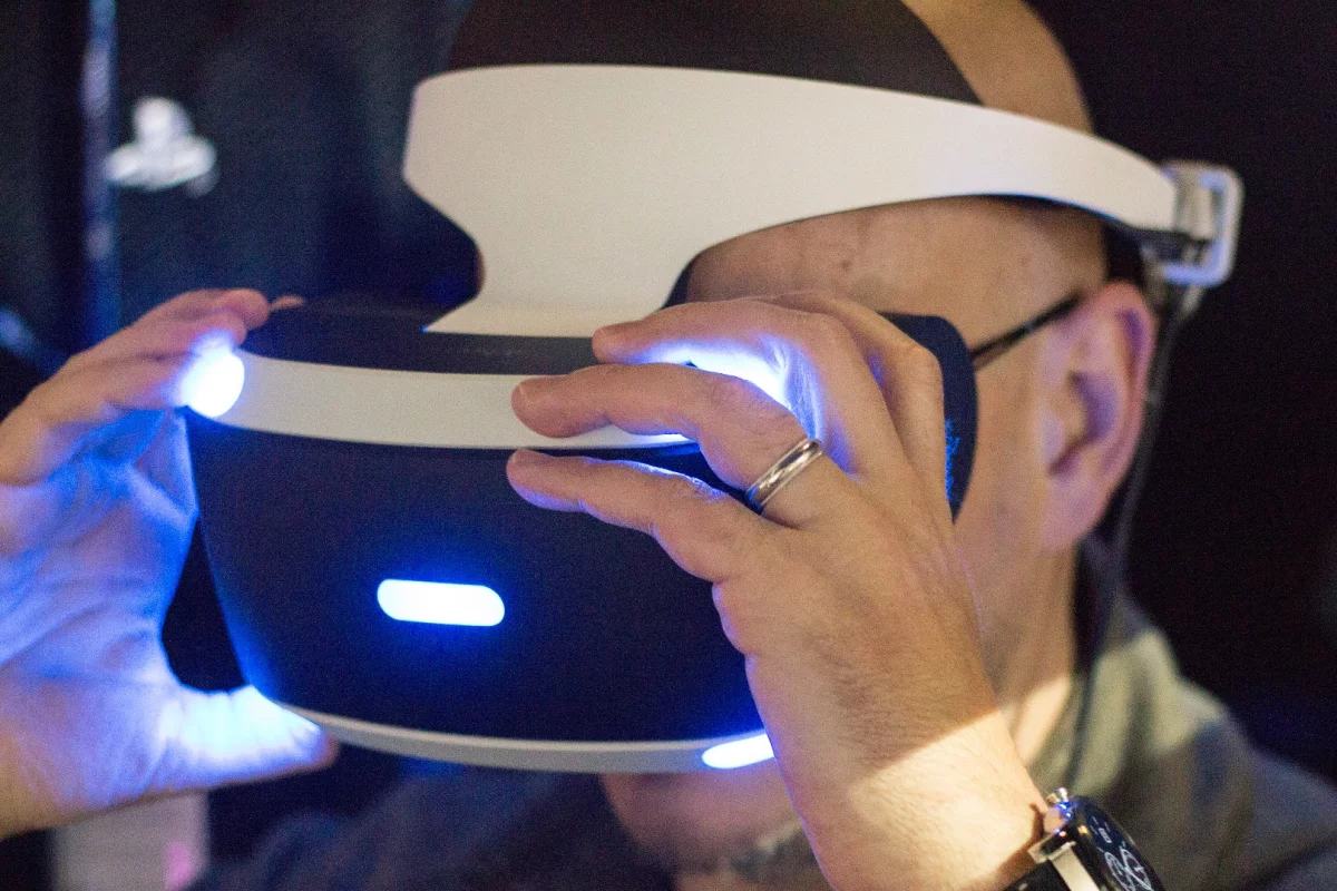 Gizmag checks out Sony's latest iteration of Project Morpheus at E3 2015