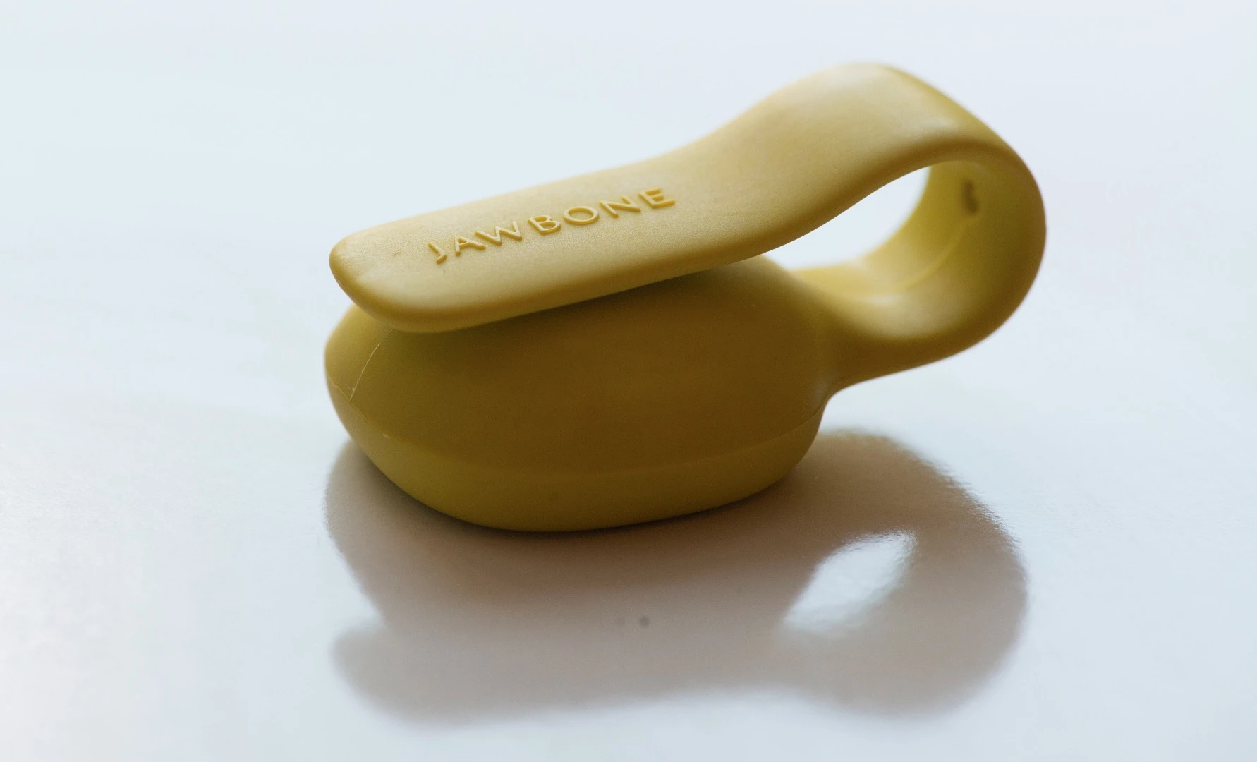 The Jawbone UP Move is a small entry-level fitness tracker