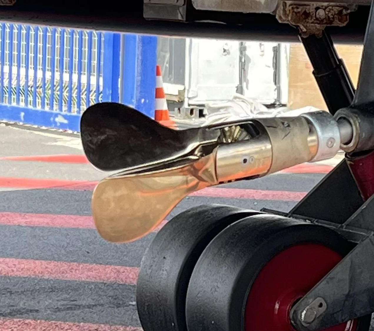 Gori 3-Blade folding propeller installation