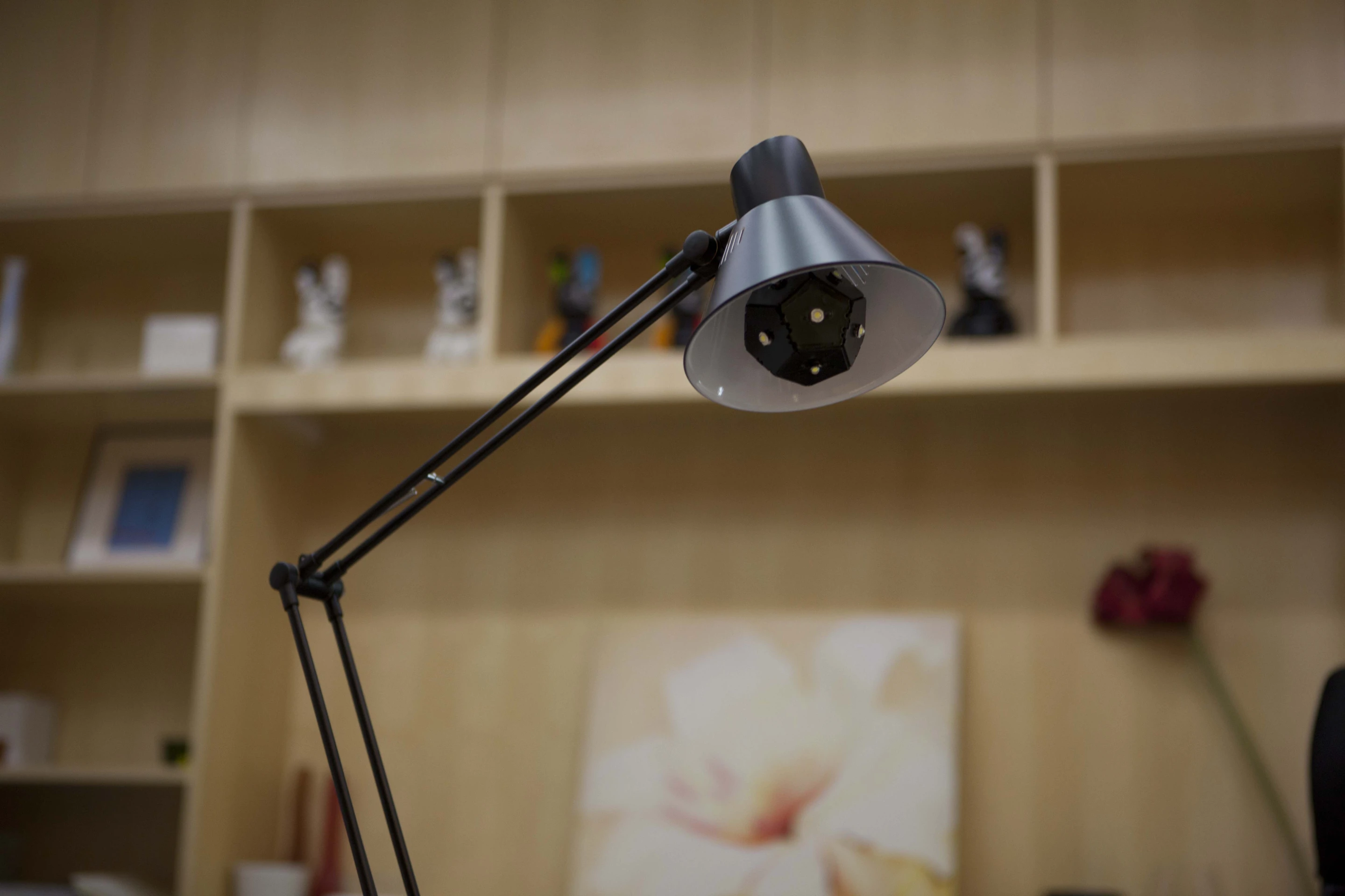 The NanoLight comes in either 220V AC (Europe / Asia Pacific) or 120V AC (North America / Japan) to support all countries (Image: NanoLight)