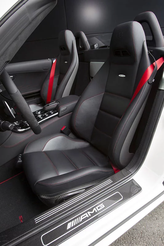 2013 Mercedes-Benz SLS AMG GT Coupé interior detail