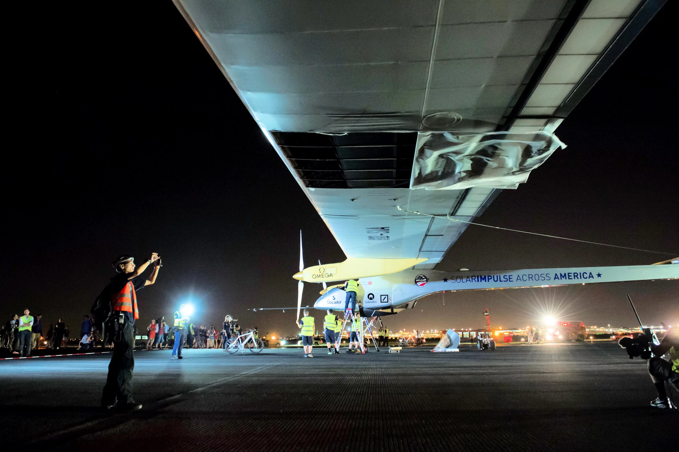 Photograph of the underside of the left wing, showing the region where the fabric rip occurred during the Cincinnati-Washington leg of the Solar Impulse's cross-country flight (Photo: Solar Impulse)