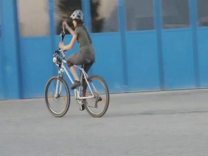 Torque from both the pedals and hand crank are sent to the rear wheel