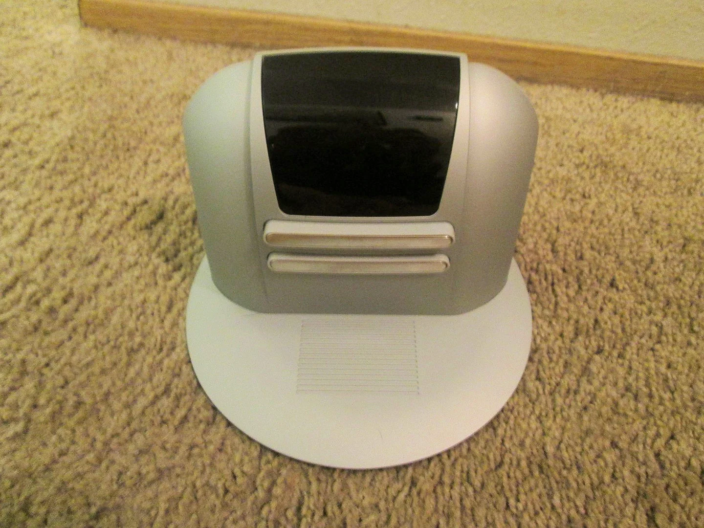 The bObi Pet charger station also acts as a navigation beacon