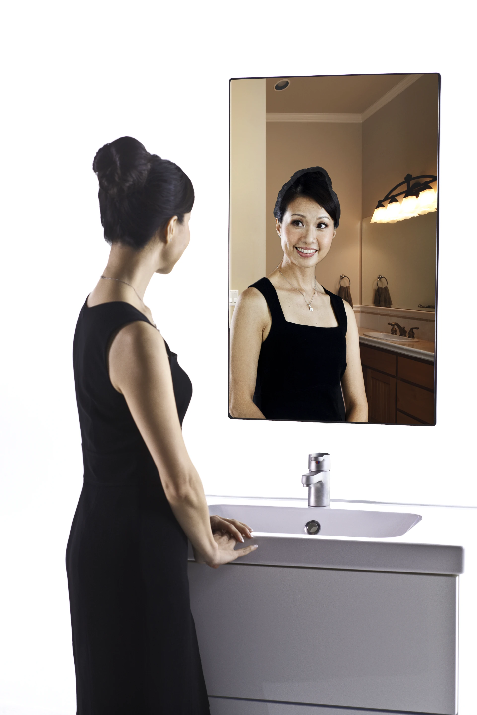 When in passive mode, the Cybertecture Mirror is just like any 37-inch mirror