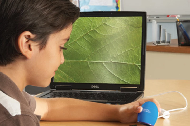 The Zoomy Handheld Digital Microscope