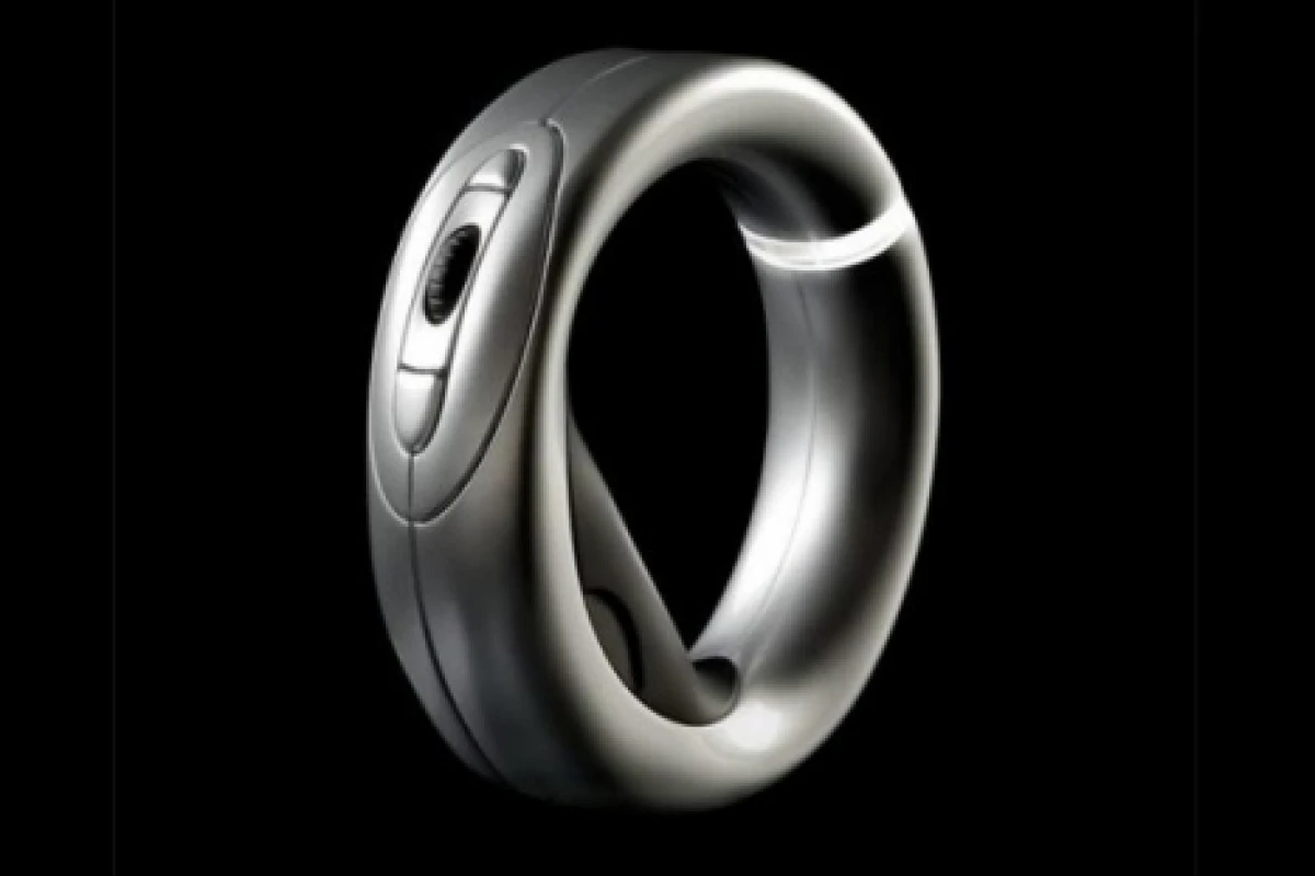 The Loop allows you to control your TV or PC from any position or direction