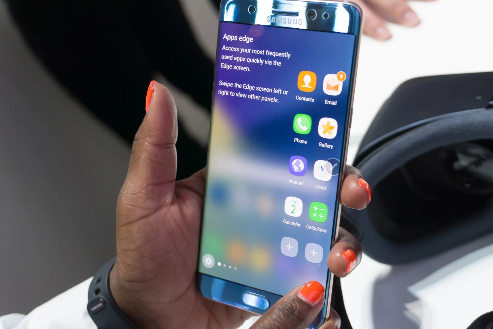 The Edge Display features appear to remain the same as the GS7 series