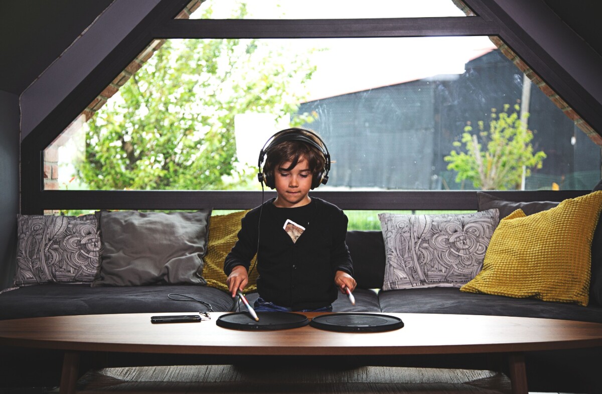 The Senspad electronic drum pads connect with an app over Bluetooth, which caters for play, recording and offers tutorials
