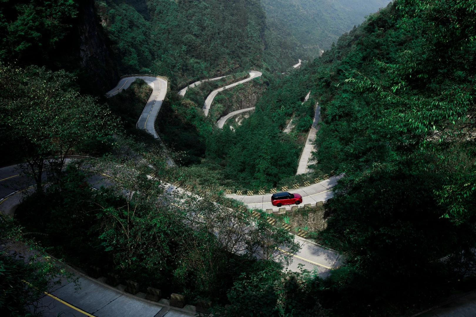 The 99 bends in Hunan, China, looks like a staggeringly awesome drive