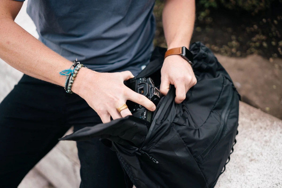 Packable travel bag offers inflatable camera protection