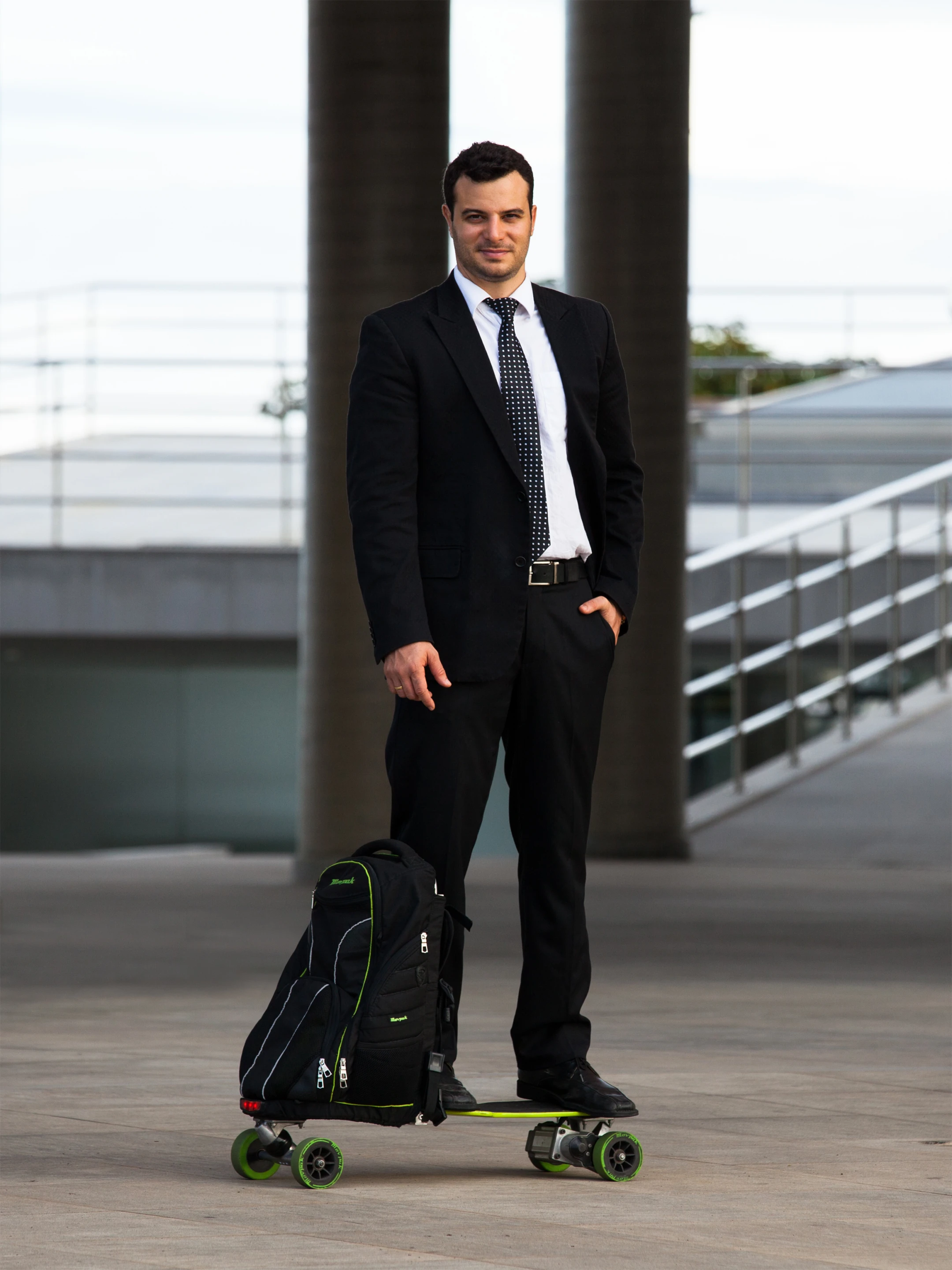 Movpak can be worn as a backpack or pulled like a luggage trolley (Photo: Movpak)