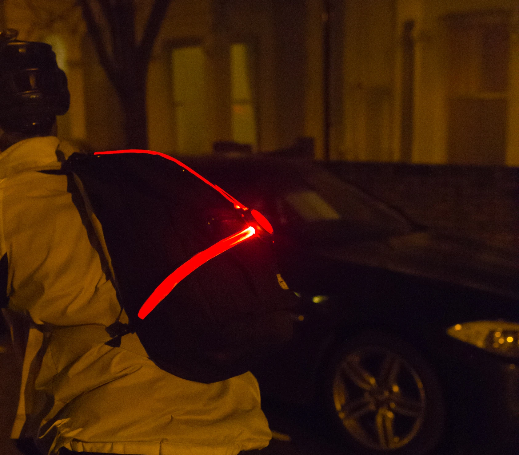 The straps of the Commuter X4 help drivers to notice a cyclist's side profile at junctions