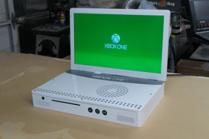 Just one week after release of the Xbox One S, modder Ed Zarick has already built his own portable version of the console