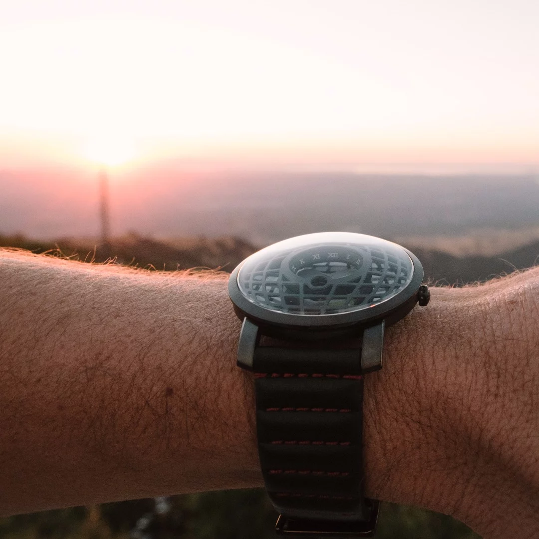 The Trappist-1 Moonphase has a steel case