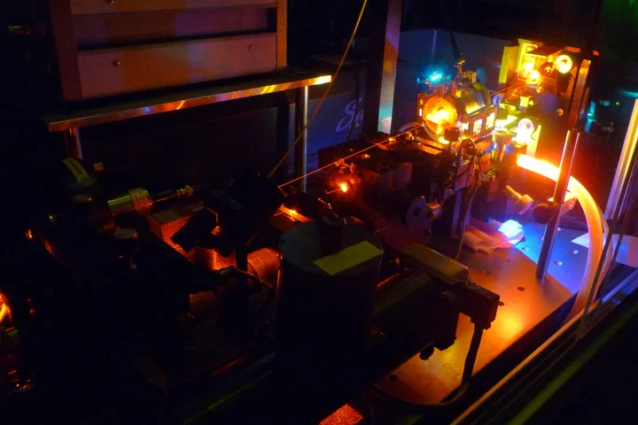 Scientists have managed to stop light within a crystal for up to one minute (Photo: TU Darmstadt)