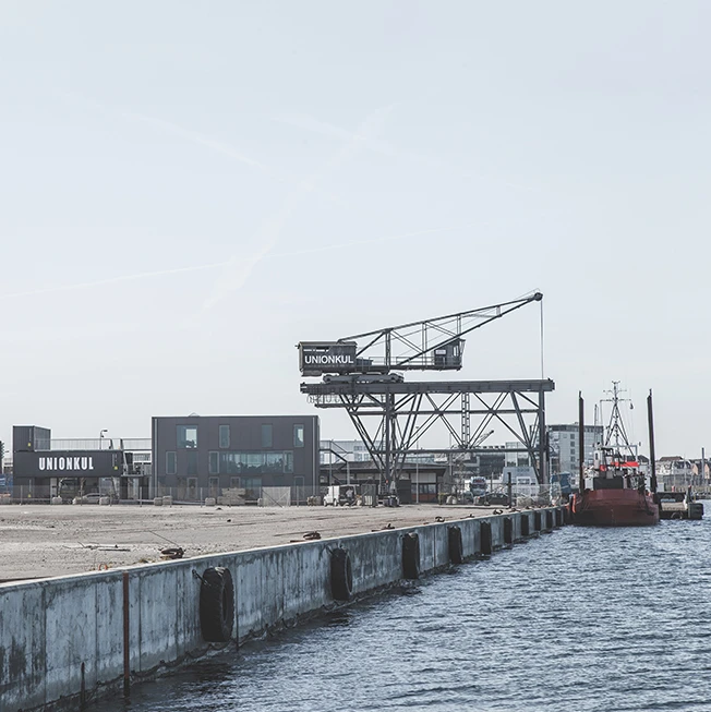 Arcgency reports that a similar non-container based office in the area would cost somewhere in the area of €2,200 ($2,446), per square mete