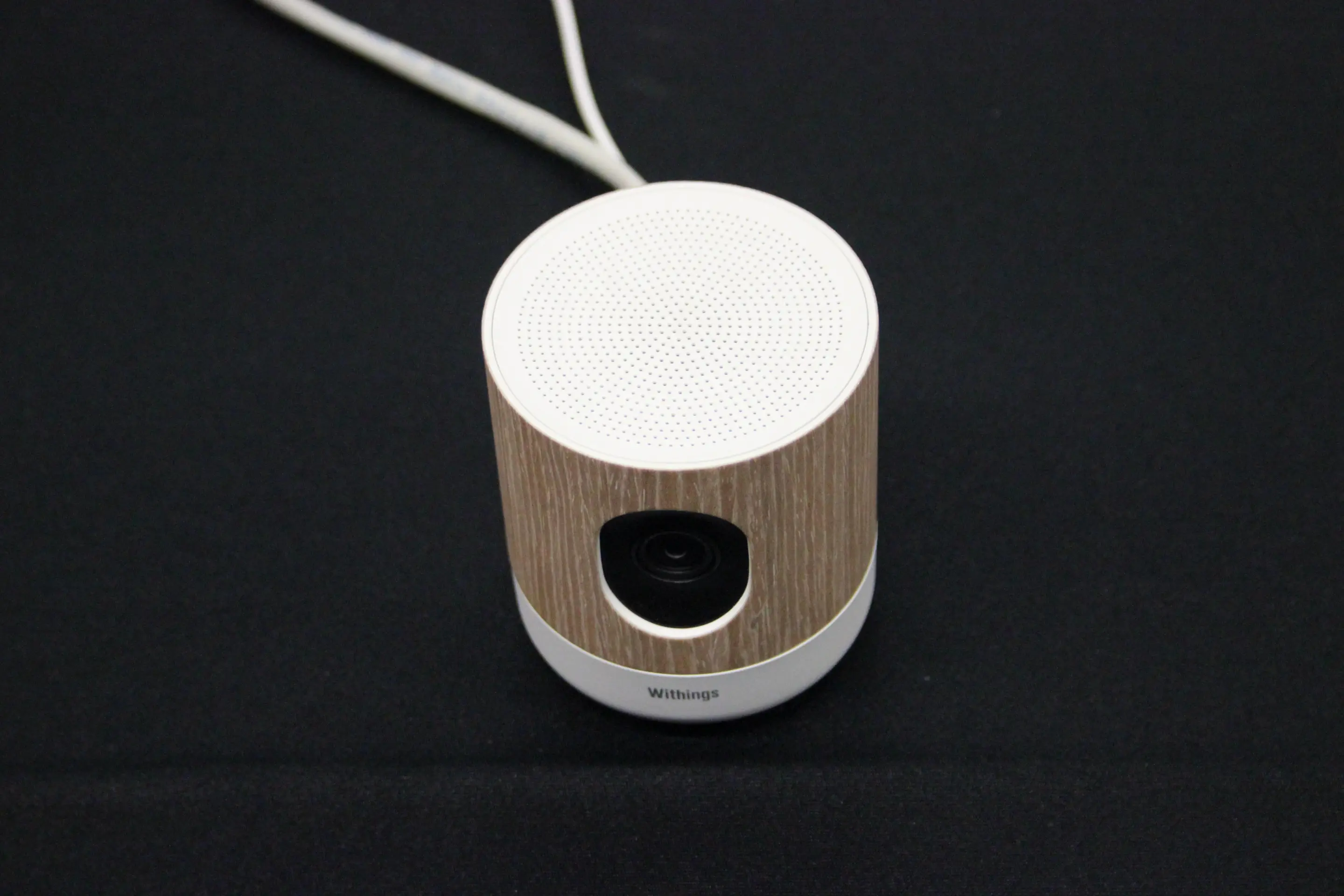 Withings Home has a magnet base (Photo: Chris Wood/Gizmag)