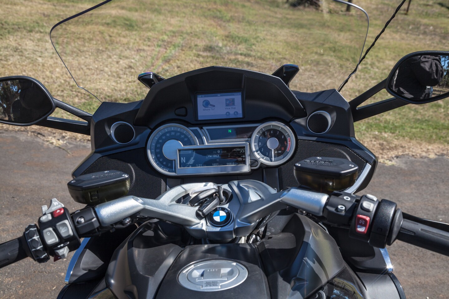 Review BMW's K1600GTL, featuring headlights that look around the corners
