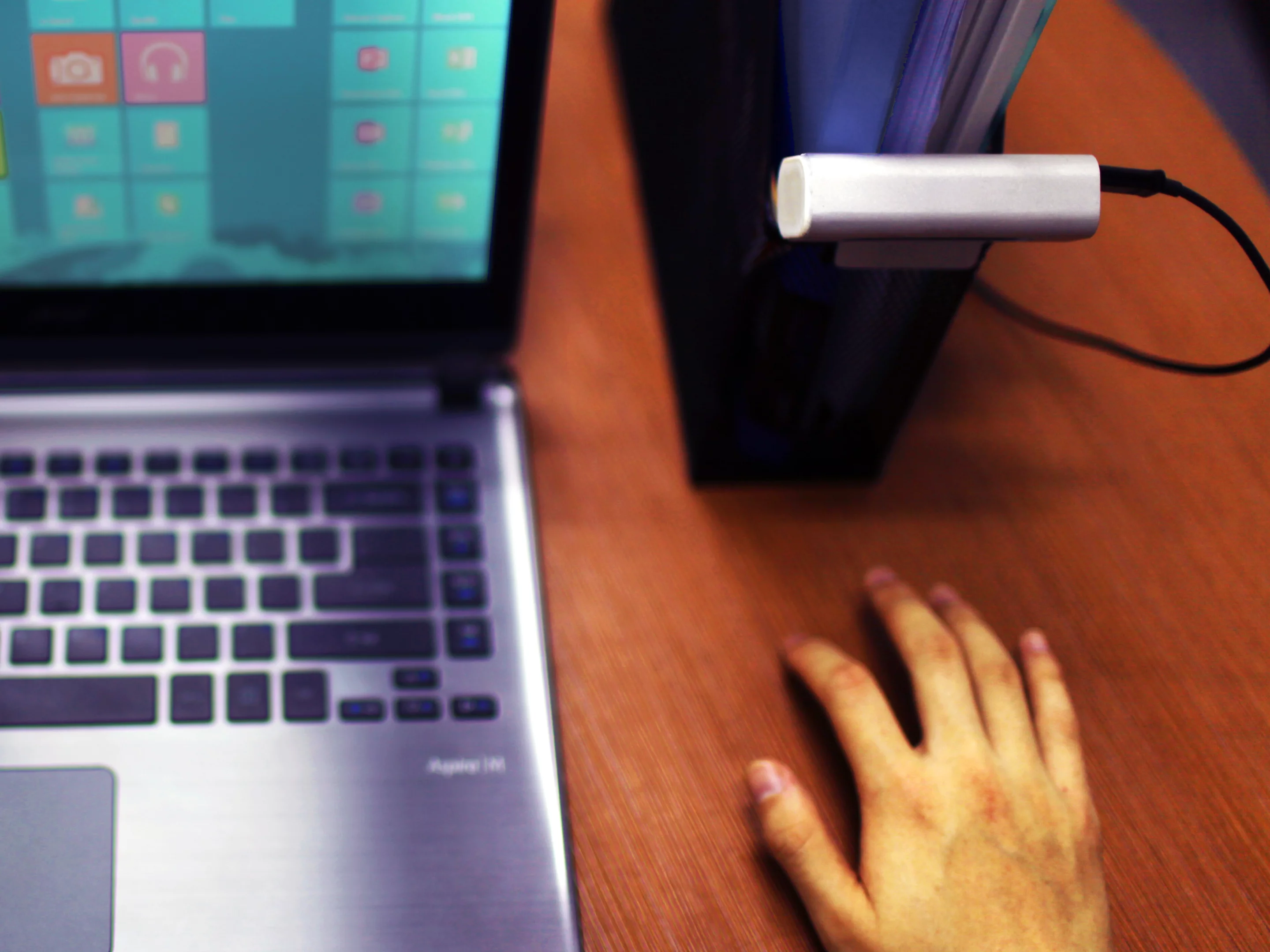 No mouse here - Haptix replaces the trusty mouse, with single-click programmed for the index finger, and double-click the second finger