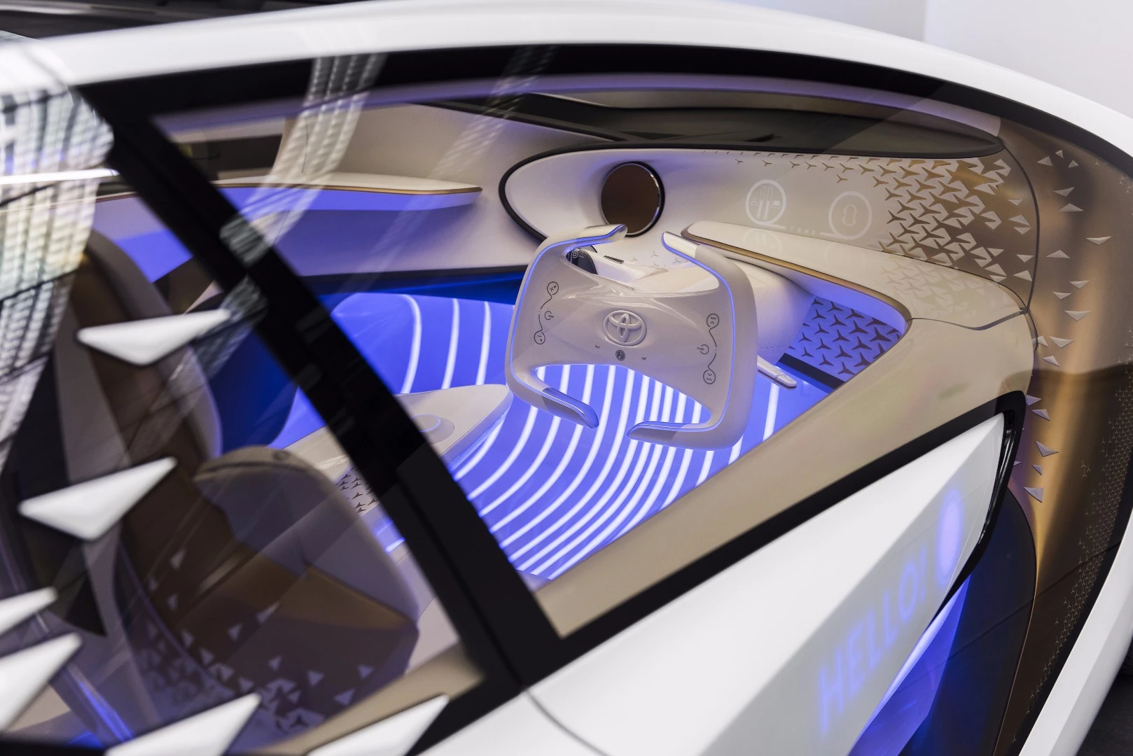 Toyota Concept-i interior
