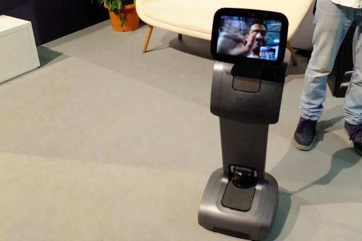 Temi will go on sale worldwide October 1 for the confirmed price of US $1,500