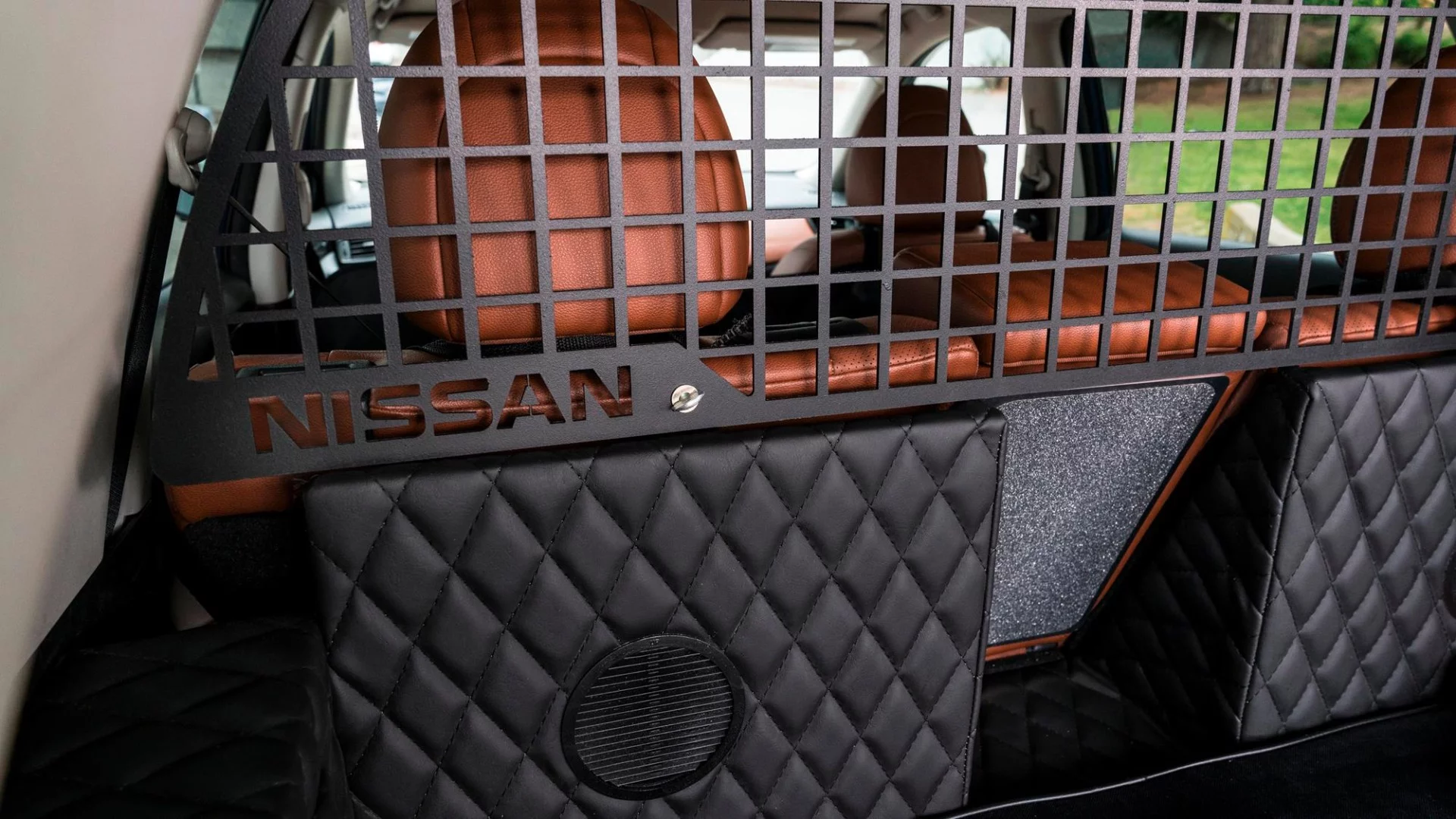 A removable rear cargo area separator creates an excellent pet partition
