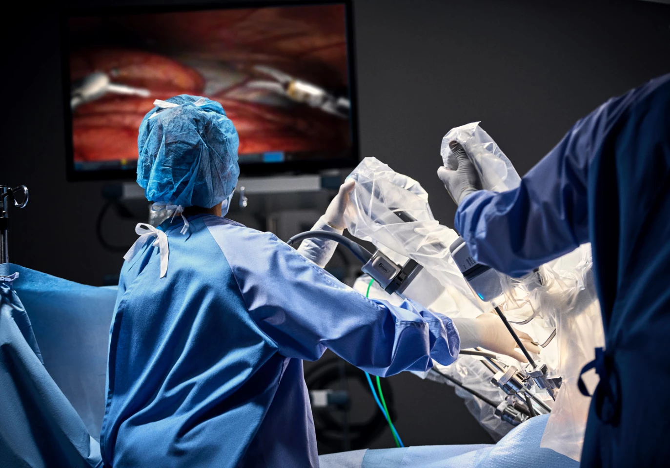 The da Vinci surgical system at work