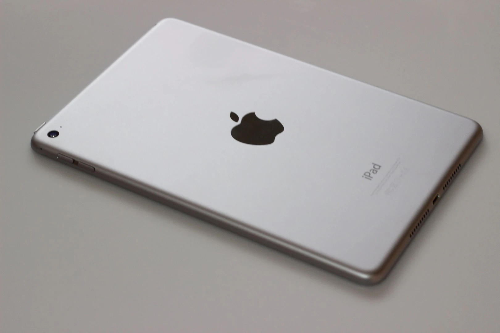 The mini's aluminum unibody build should be well familiar by now