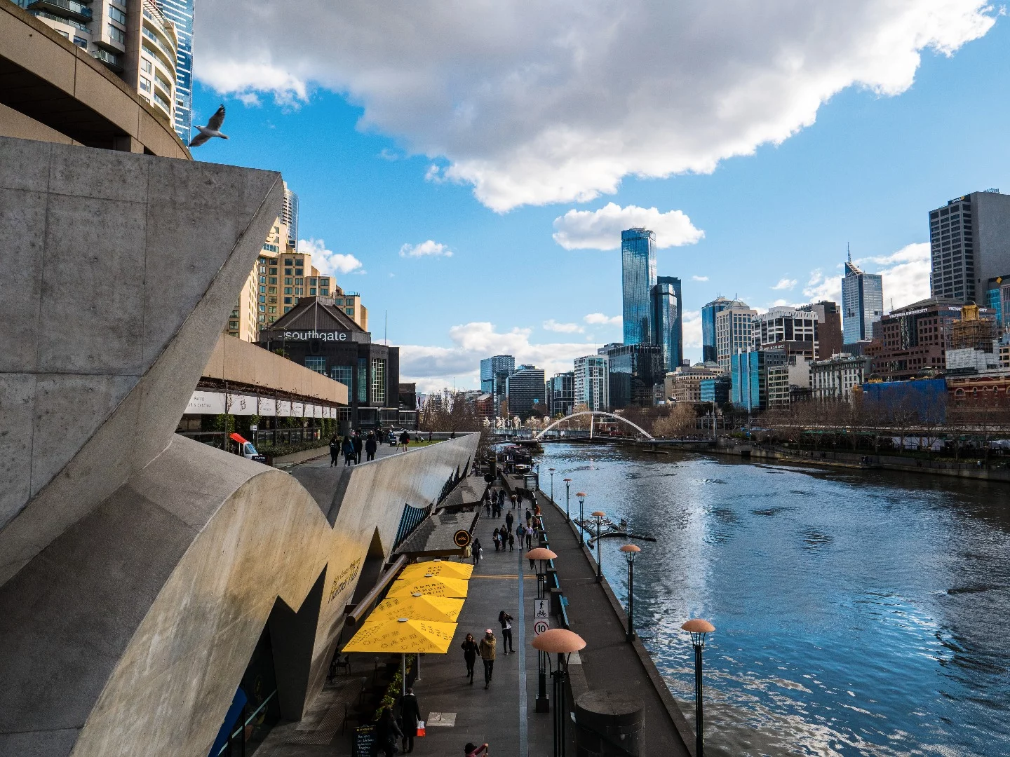 Panasonic GH5 sample image: outdoors in Melbourne