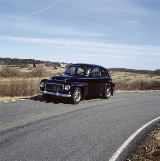 Volvo P544 on the road