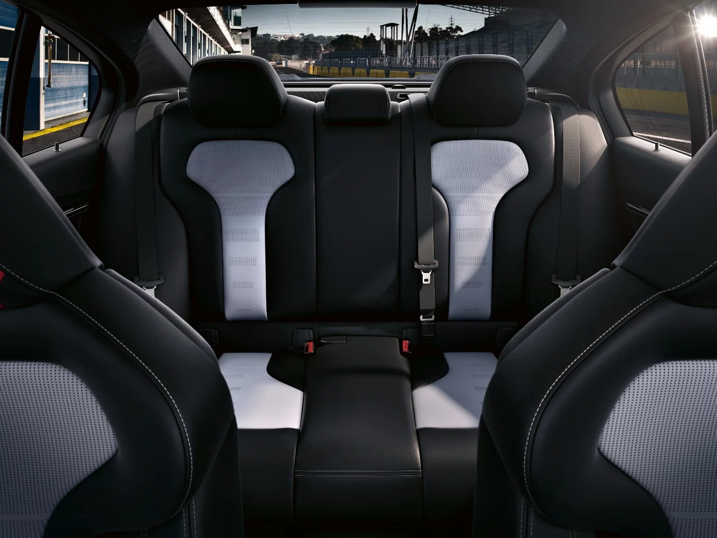 The interior continues the well-balanced blend of luxury and sportiness with extensive use of leather and Alcantara in two-tone silverstone and black