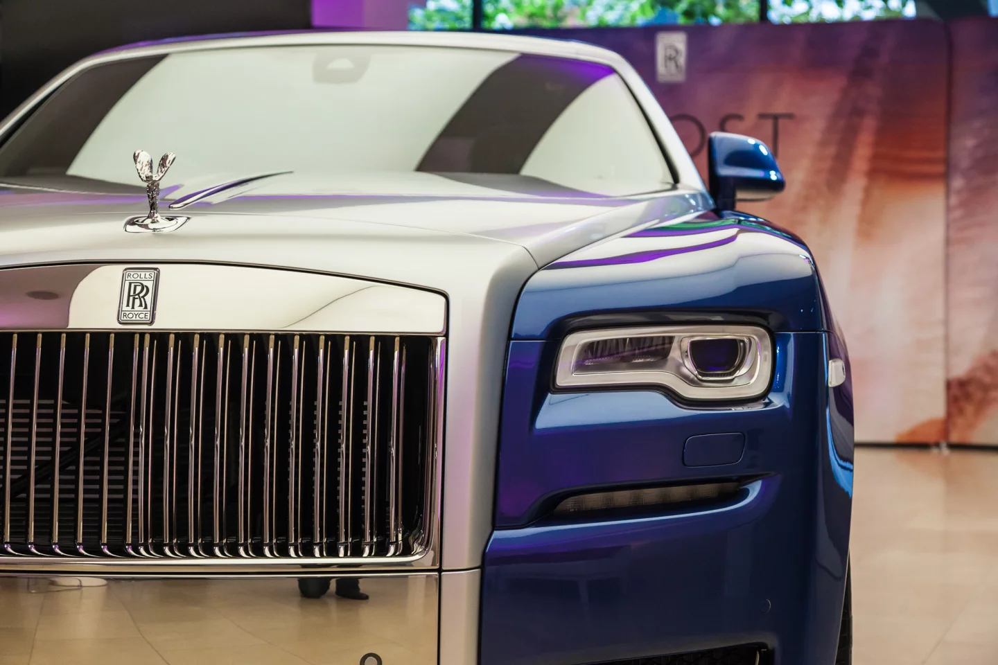 Rolls Royce Ghost Series II front grille and new headlight (Photo: Loz Blain/Gizmag.com)