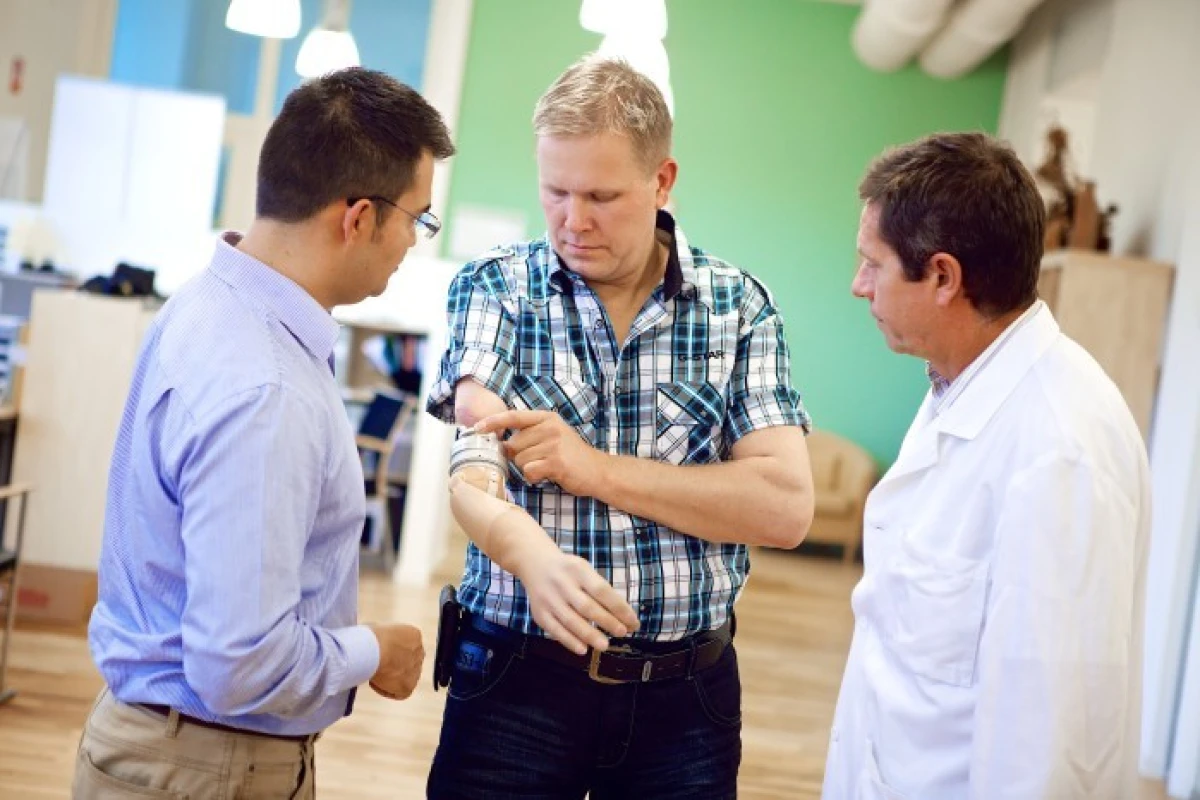 For the first time, robotic prostheses controlled via implanted neuromuscular interfaces have become a clinical reality (Photo: Ortiz-Catalan/Chalmers University of Technology)
