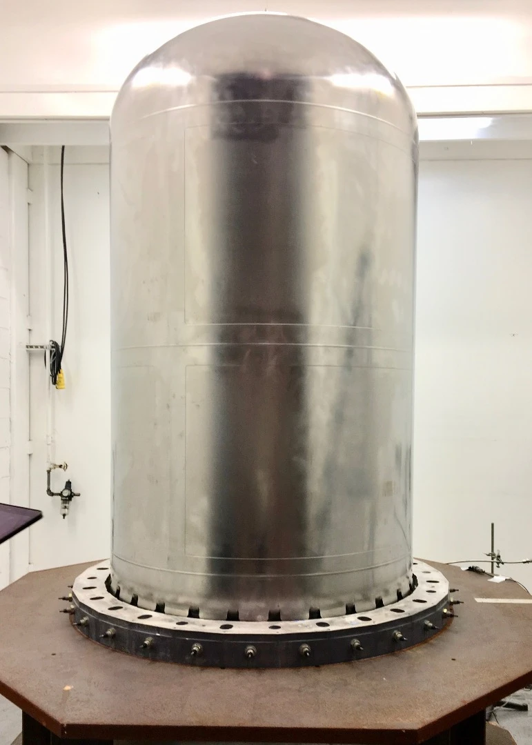 A 3D-printed dome, attached to the rest of the tank, which was produced using traditional manufacturing techniques