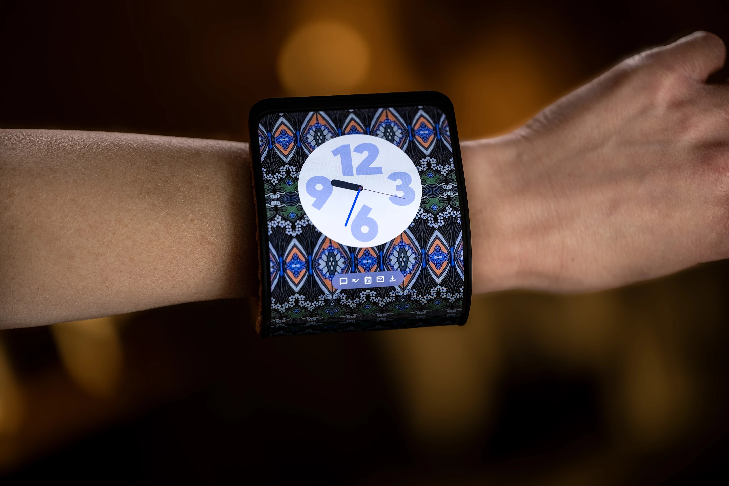 Motorola says that the latest flexible smartphone concept "builds upon the display and mechanical innovations from other foldable and rollable devices"