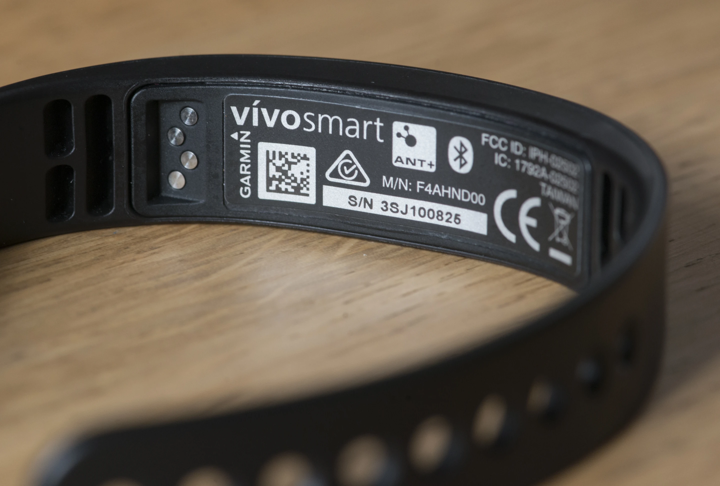 The Garmin Vivosmart features ANT+ and Bluetooth Smart connectivity (Photo: Simon Crisp/Gizmag.com)