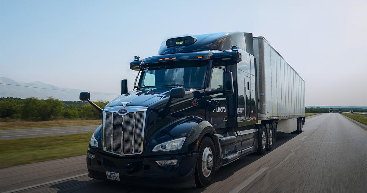Driverless freight trucks begin barreling through Texas