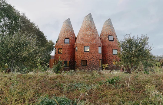 The Modern Oast is one of the projects highlighted in the 2021 RIBA House of the Year. Located in Kent, it was designed by ACME and is inspired by the traditional local buildings once used to dry hops