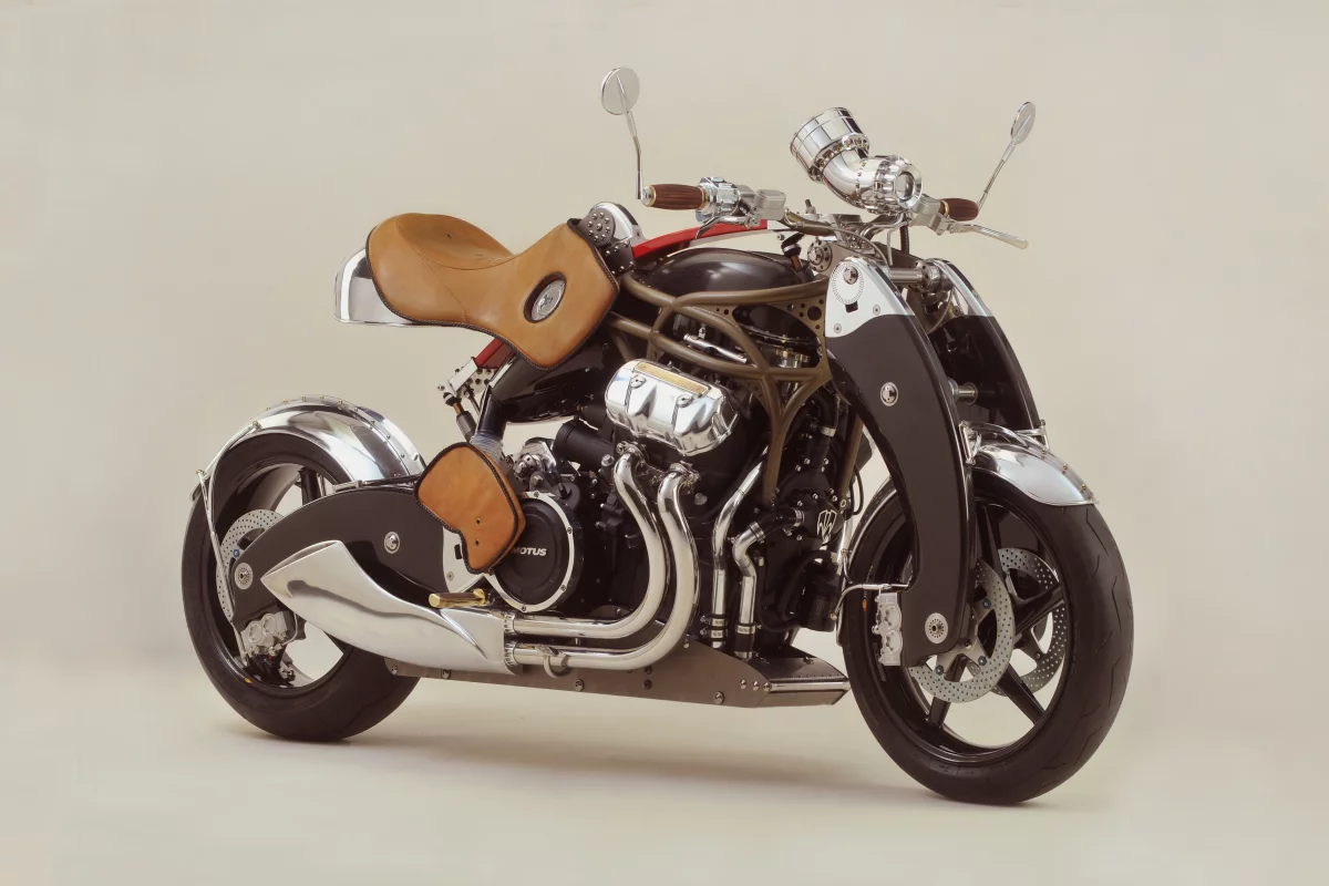 Bienville Legacy: Leather, wood and brass at all the points where rider and bike meet