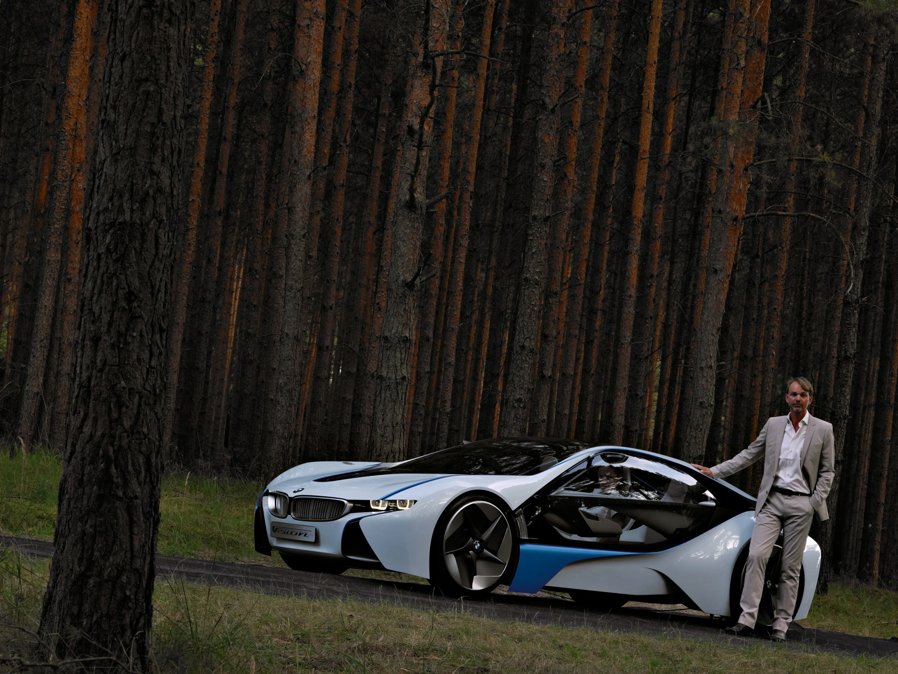 The BMW Vision EfficientDynamics debuts at the 2009 Frankfurt Motor Show