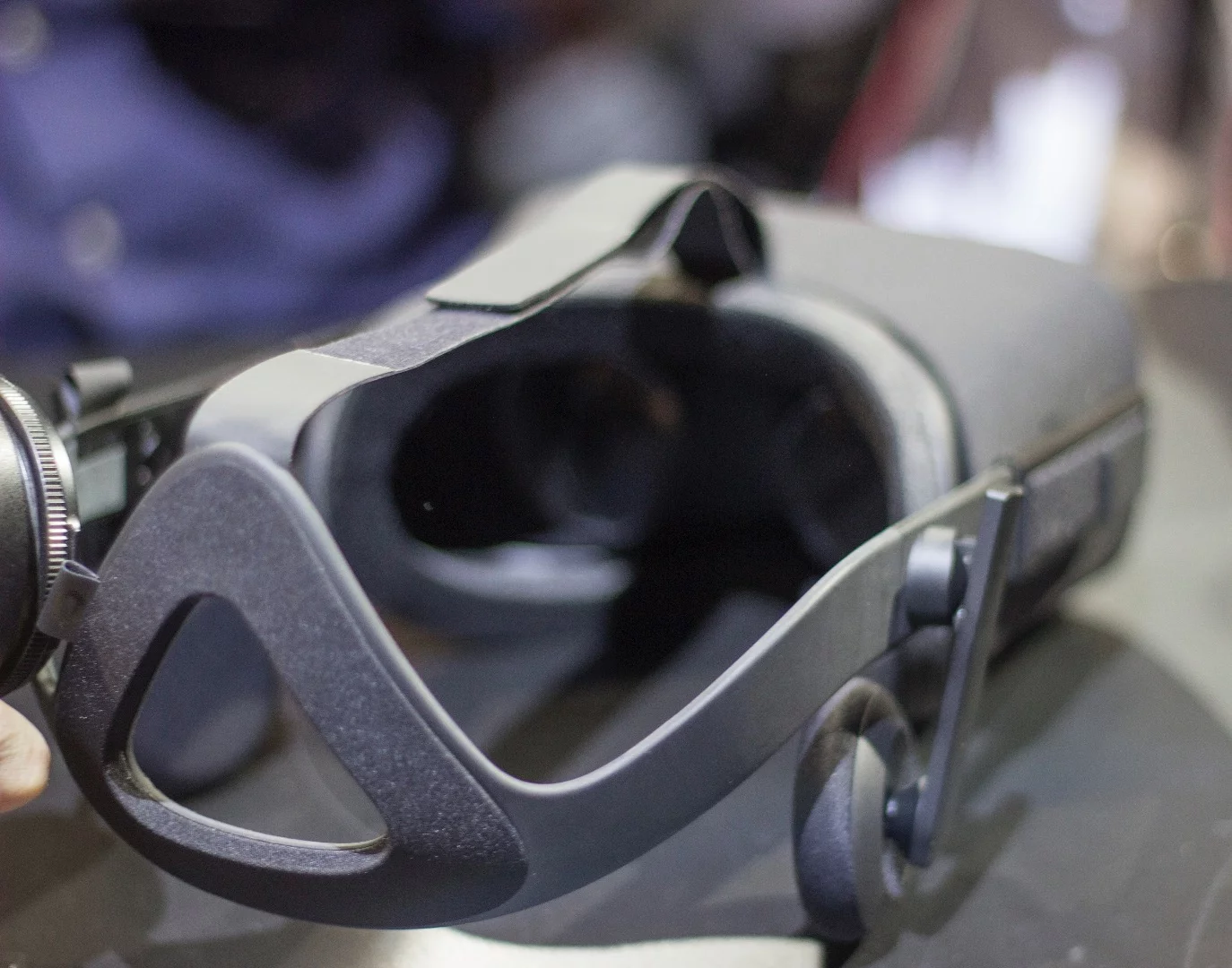 The ergonomics of the consumer Rift are designed to pull the weight back, rather than leaning heavily forward