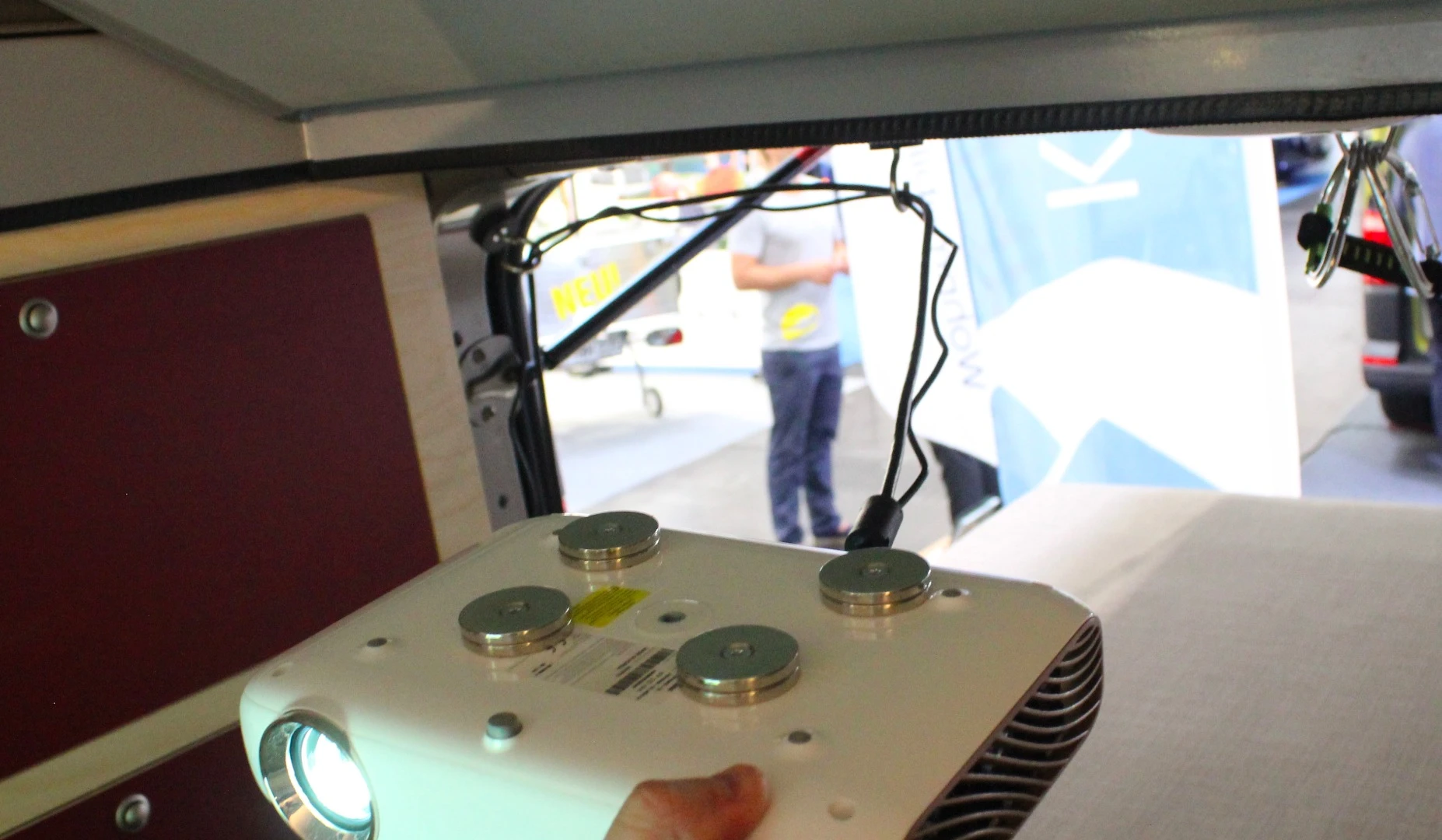 A look at the magnets on the projector